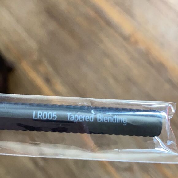 Laruce Beauty Tapered Blending Brush LR005 - Picture 6 of 6